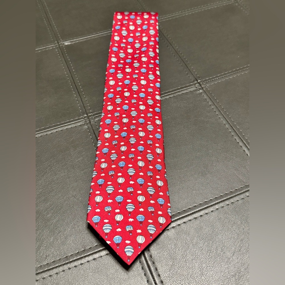 Daniel Cremieux Red Balloon Pattern Tie, 100 Silk (never worn)